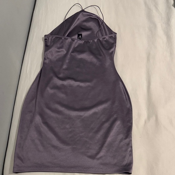 Chic Backless Satin Dress in Purple - Picture 2 of 2